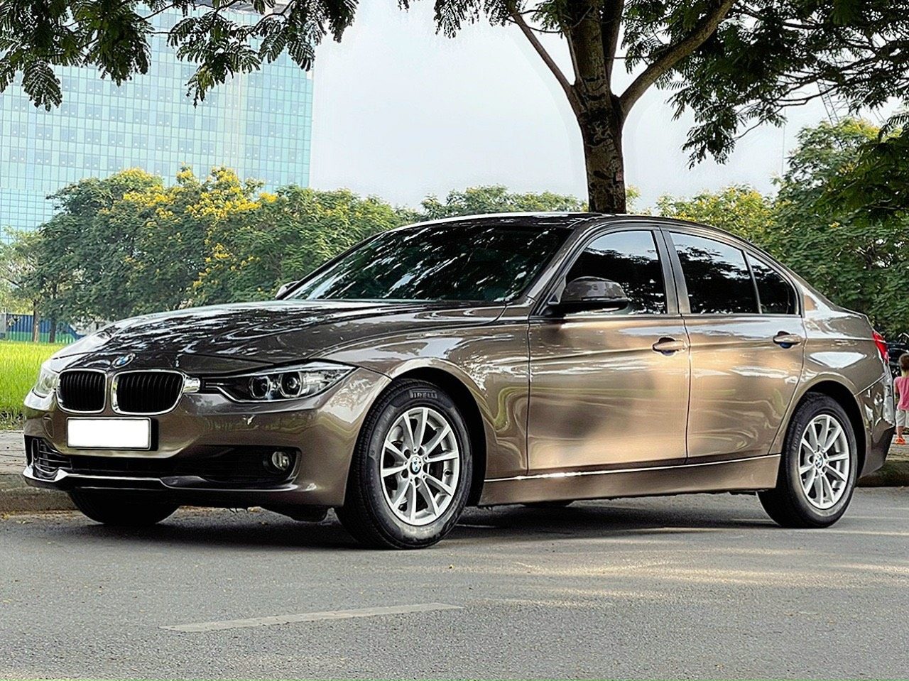 BMW 320i 2013 nhập khẩu nguyên chiếc Đức